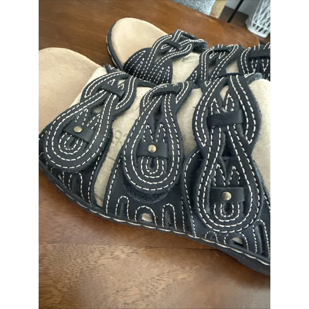 Clarks Leather Leisa Faye Sz 37.5 Adjustable Triple Strap Slip On Black Sandals